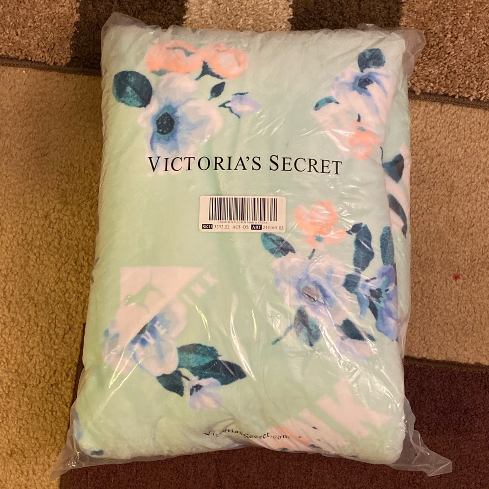 Victoria Secret🎀 - Picture 2 of 3
